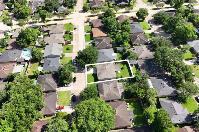 11819 S Ridgewood Circle, Houston, TX 77071