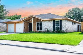 11819 S Ridgewood Circle, Houston, TX 77071