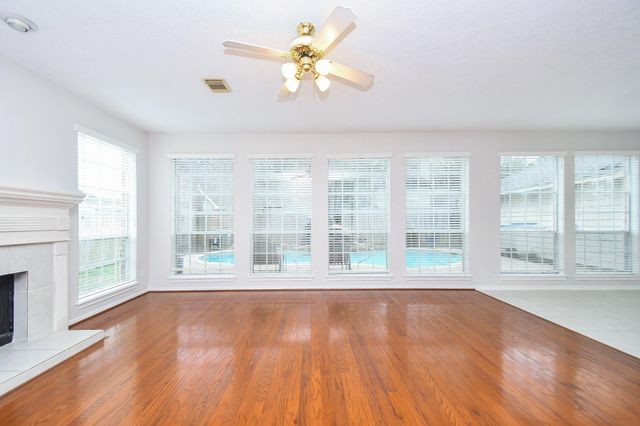 7010 Adobe Oaks, Sugar Land, TX 77479