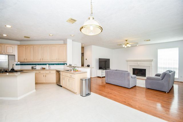 7010 Adobe Oaks, Sugar Land, TX 77479