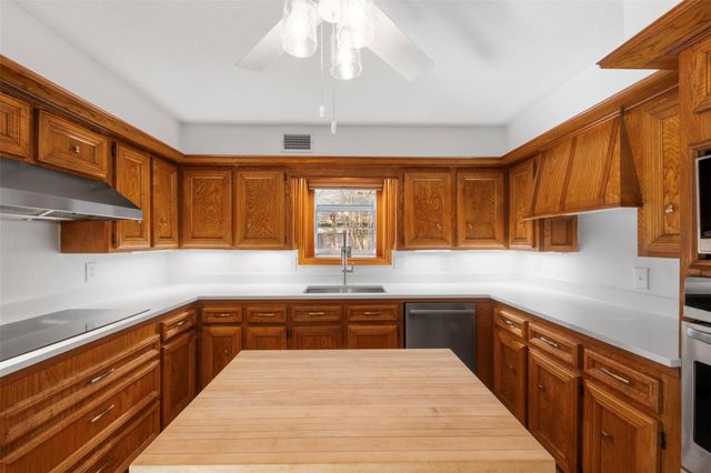 15215 Rainhollow Drive, Houston, TX 77070