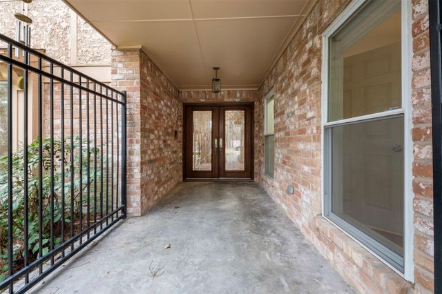 15215 Rainhollow Drive, Houston, TX 77070