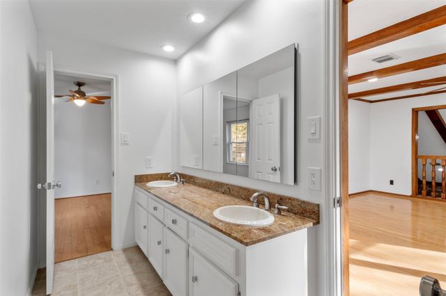 15215 Rainhollow Drive, Houston, TX 77070