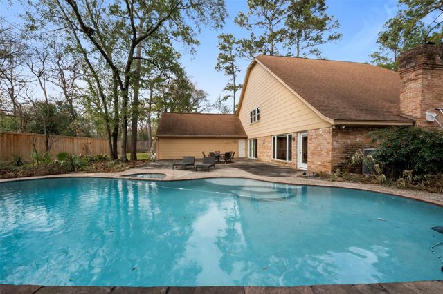 15215 Rainhollow Drive, Houston, TX 77070