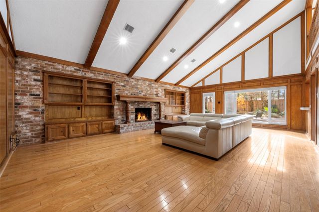 15215 Rainhollow Drive, Houston, TX 77070