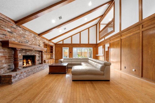 15215 Rainhollow Drive, Houston, TX 77070