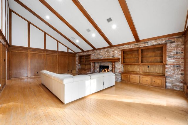 15215 Rainhollow Drive, Houston, TX 77070