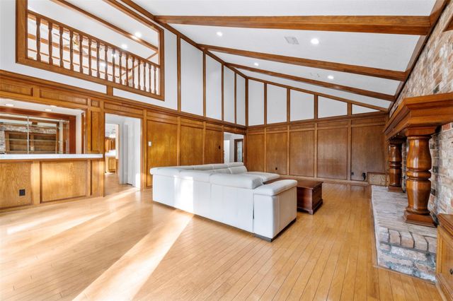 15215 Rainhollow Drive, Houston, TX 77070