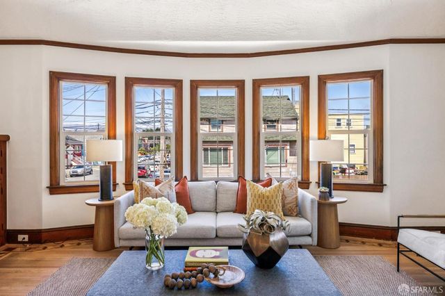 2273 Cayuga Avenue, San Francisco, CA 94112