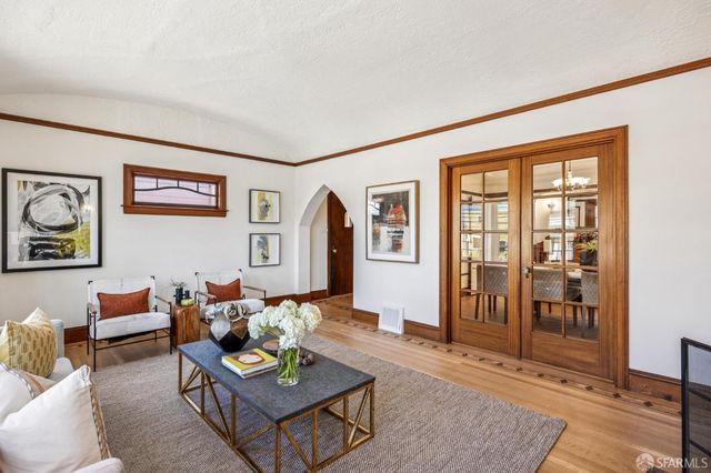 2273 Cayuga Avenue, San Francisco, CA 94112