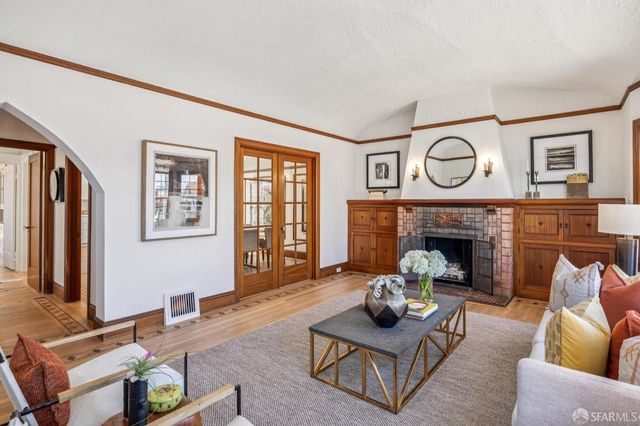 2273 Cayuga Avenue, San Francisco, CA 94112