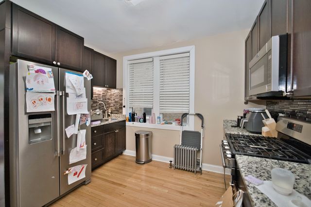 6609 N Artesian Avenue, Chicago, IL 60645