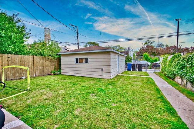 6609 N Artesian Avenue, Chicago, IL 60645