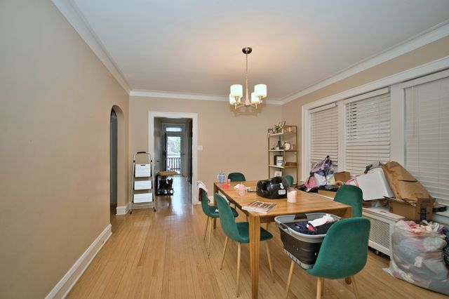 6609 N Artesian Avenue, Chicago, IL 60645