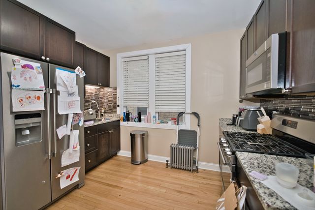 6609 N Artesian Avenue, Chicago, IL 60645