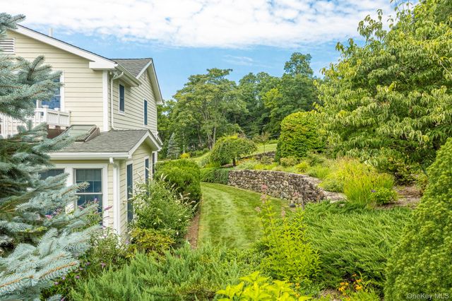 6 Bloomer Road, North Salem, NY 10560