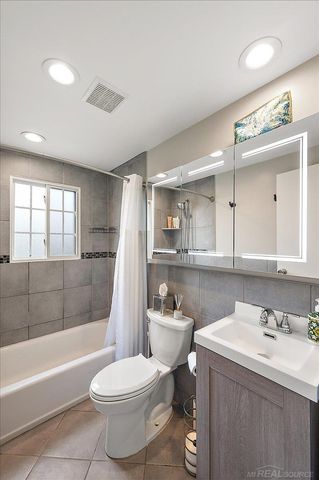 22959 Gary Lane, Saint Clair Shores, MI 48080