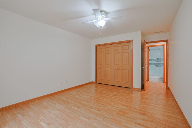 27 E Hattendorf Avenue 213, Roselle, IL 60172