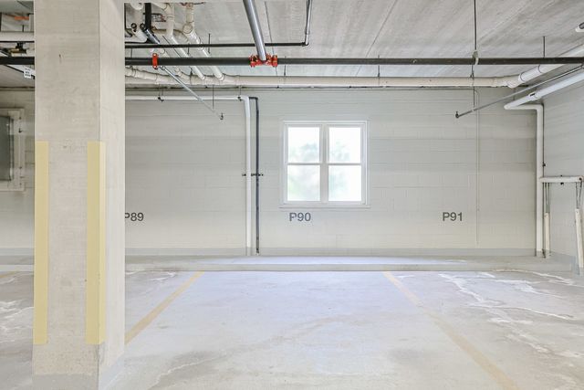27 E Hattendorf Avenue 213, Roselle, IL 60172
