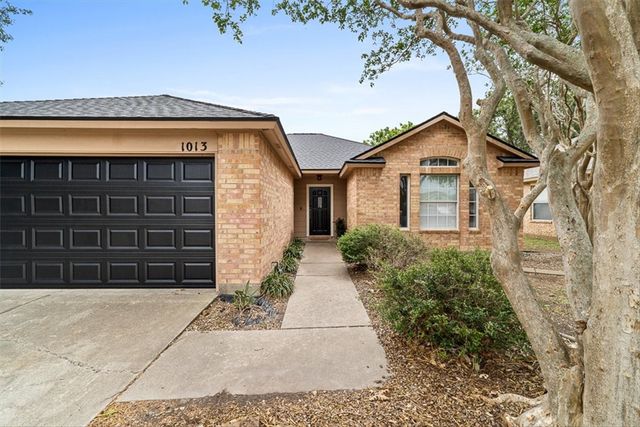 1013 La Mirada, Portland, TX 78374