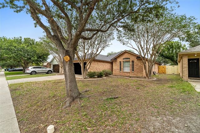 1013 La Mirada, Portland, TX 78374