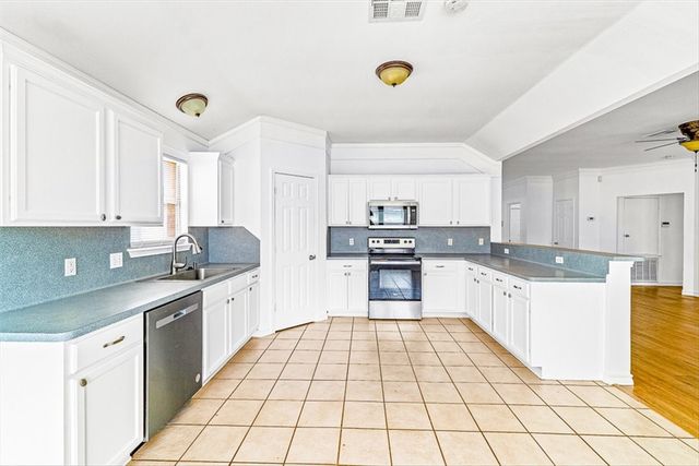 1013 La Mirada, Portland, TX 78374