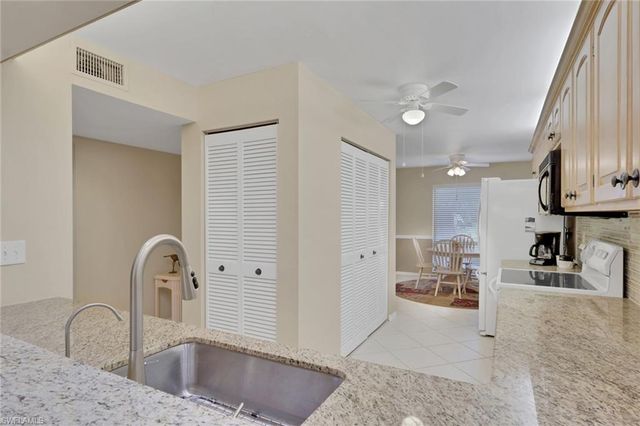 4330 Chantelle DR # F105, Naples, FL 34112