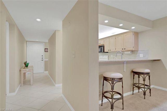 4330 Chantelle DR # F105, Naples, FL 34112