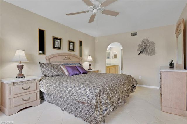 4330 Chantelle DR # F105, Naples, FL 34112