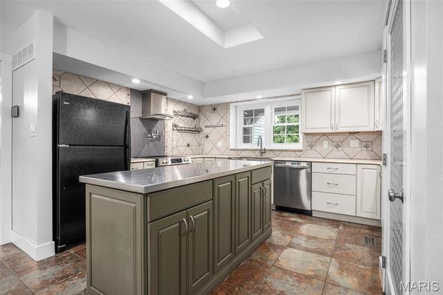 10 Briarwood Court, Warrenton, MO 63383