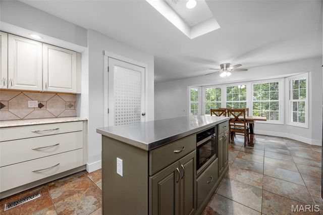 10 Briarwood Court, Warrenton, MO 63383