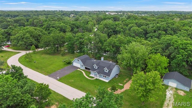 10 Briarwood Court, Warrenton, MO 63383