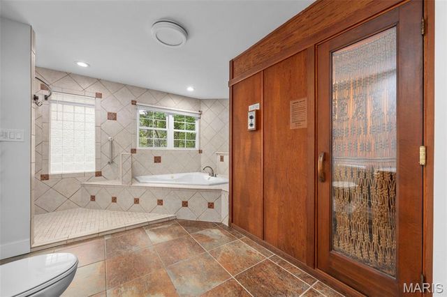 10 Briarwood Court, Warrenton, MO 63383