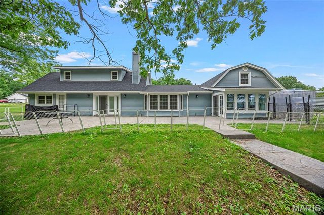 10 Briarwood Court, Warrenton, MO 63383