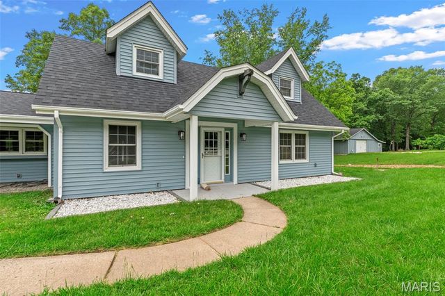 10 Briarwood Court, Warrenton, MO 63383