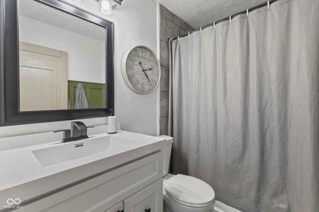 5429 W Mooresville Road, Indianapolis, IN 46221