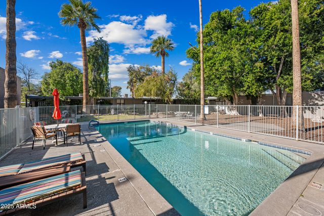 1101 E BETHANY HOME Road 8, Phoenix, AZ 85014