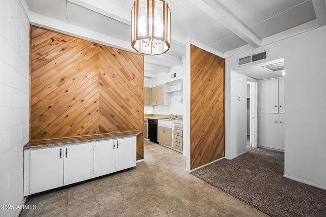 1101 E BETHANY HOME Road 8, Phoenix, AZ 85014