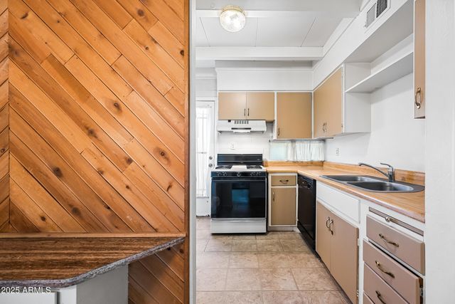 1101 E BETHANY HOME Road 8, Phoenix, AZ 85014