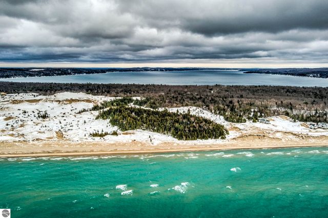 3312 Old State Road, Frankfort, MI 49635