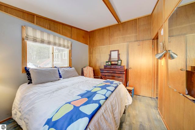 3312 Old State Road, Frankfort, MI 49635