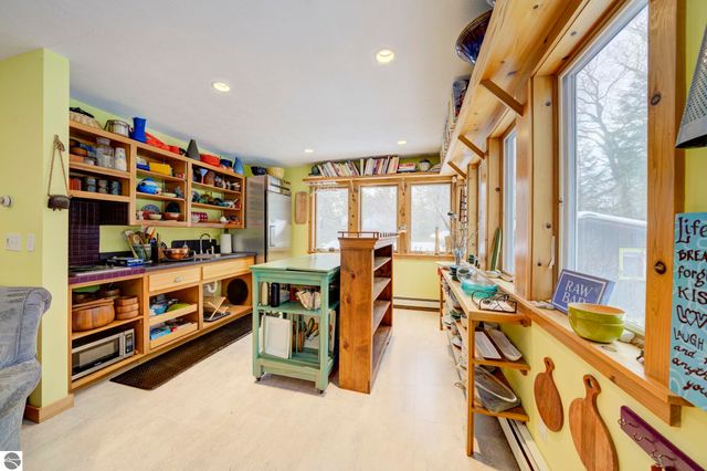 3312 Old State Road, Frankfort, MI 49635