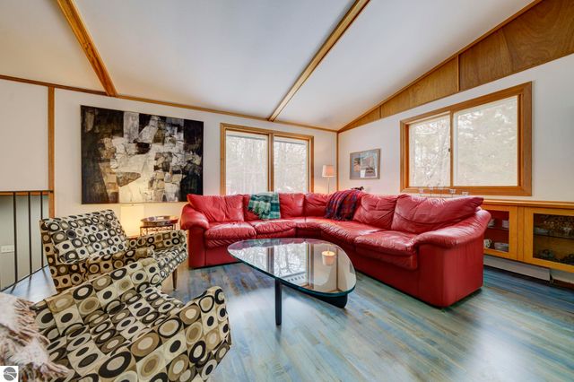 3312 Old State Road, Frankfort, MI 49635