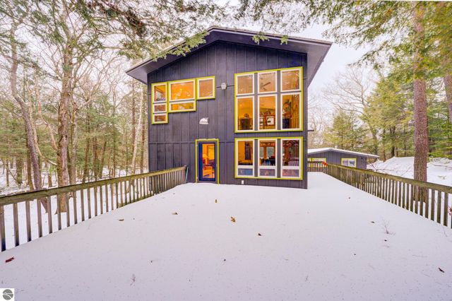 3312 Old State Road, Frankfort, MI 49635