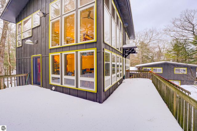 3312 Old State Road, Frankfort, MI 49635