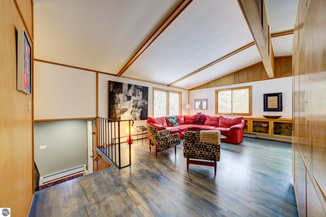 3312 Old State Road, Frankfort, MI 49635