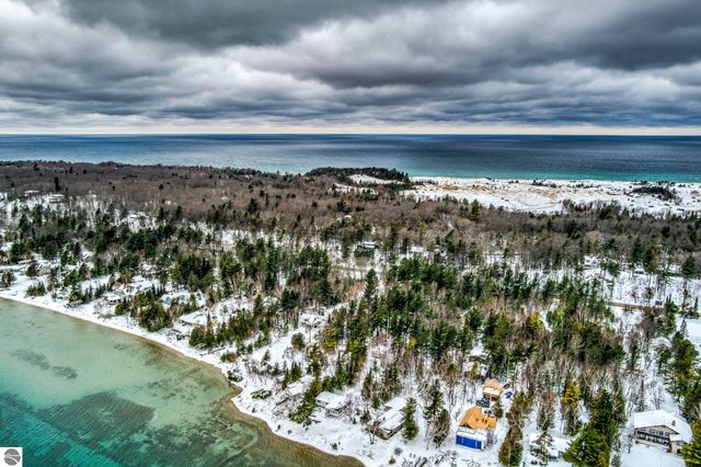 3312 Old State Road, Frankfort, MI 49635