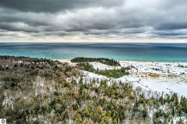 3312 Old State Road, Frankfort, MI 49635