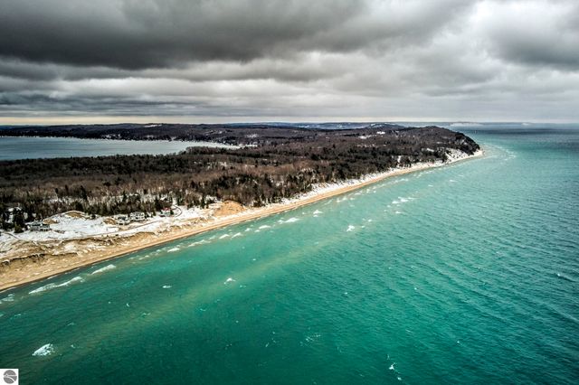 3312 Old State Road, Frankfort, MI 49635