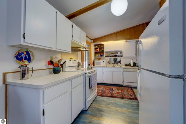 3312 Old State Road, Frankfort, MI 49635